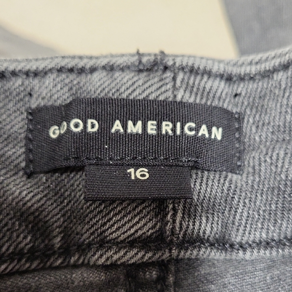 Good American Black Wash Palazzo Cropped Jeans - Picture 9 of 11